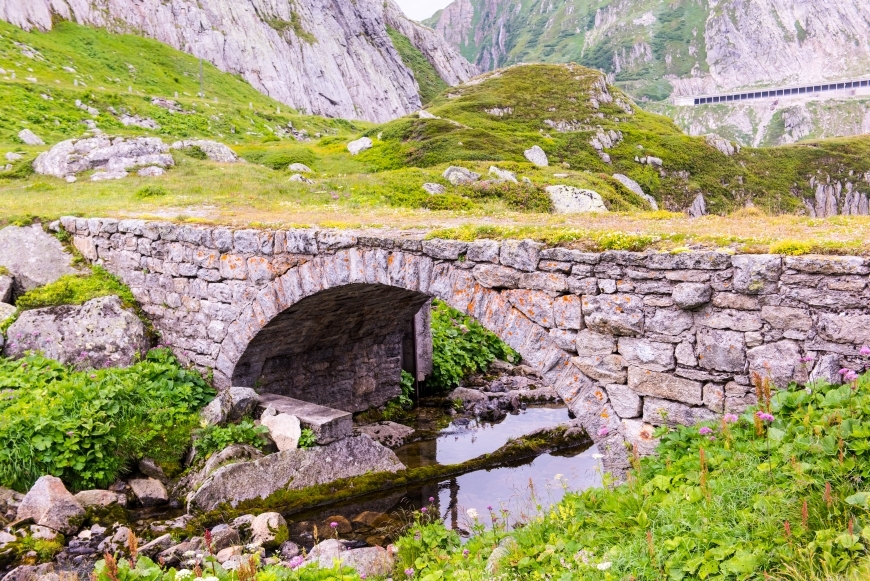 Klicke auf die Grafik für eine vergrößerte Ansicht  Name: 02 Bruecke ueber den Foss an der Via Tremola.jpg Ansichten: 320 Größe: 543,6 KB ID: 3004834