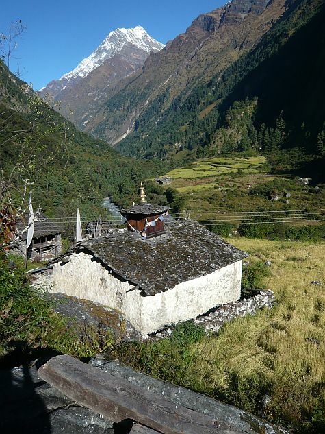 Klicke auf die Grafik für eine vergrößerte Ansicht

Name: 86 gompa in namrung.jpg
Ansichten: 1429
Größe: 101,5 KB
ID: 3010219