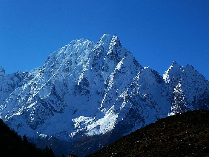 Klicke auf die Grafik für eine vergrößerte Ansicht

Name: 157 phungi peak.jpg
Ansichten: 1338
Größe: 82,7 KB
ID: 3010405