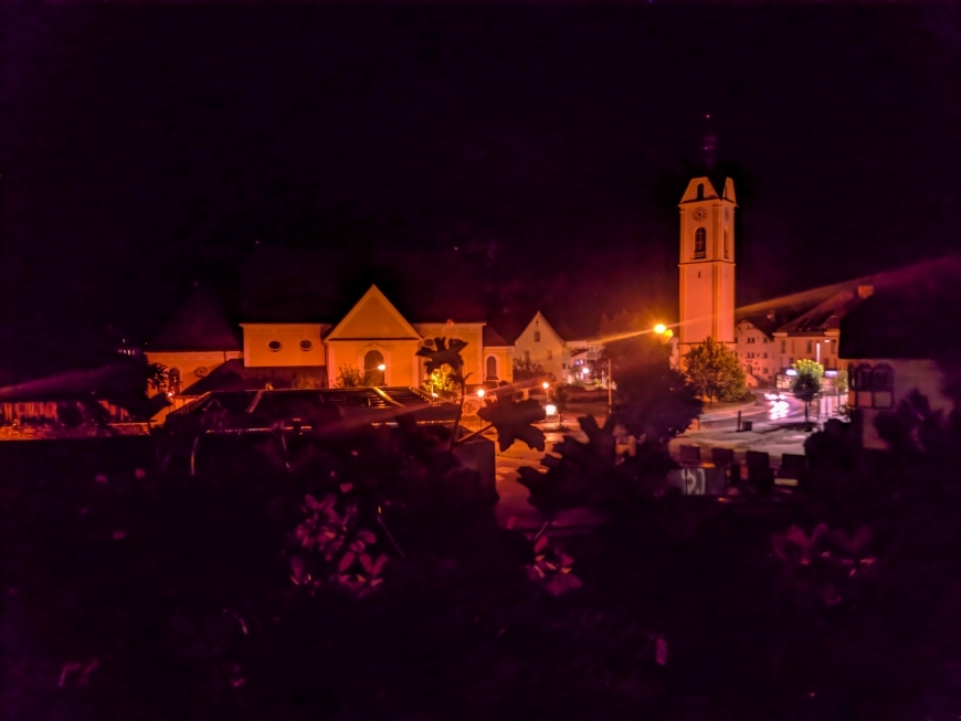Klicke auf die Grafik für eine vergrößerte Ansicht

Name: 02 Naechtlicher Blick vom Zimmerbalkon.jpg
Ansichten: 1108
Größe: 251,0 KB
ID: 3010784