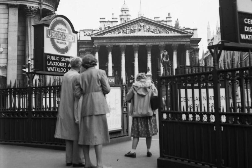 Klicke auf die Grafik für eine vergrößerte Ansicht  Name: 1956_0002_london.jpg Ansichten: 0 Größe: 65,2 KB ID: 3013145