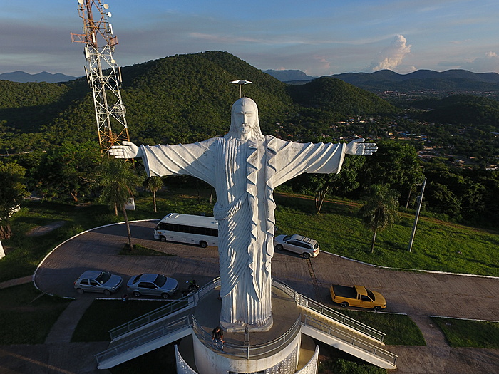 Klicke auf die Grafik für eine vergrößerte Ansicht  Name: Cristo_do_Rei_do_Pantanal_-_Corumbá,_Mato_Grosso_do_Sul.jpg Ansichten: 39 Größe: 4,63 MB ID: 3028123