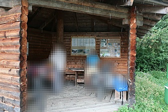 Klicke auf die Grafik für eine vergrößerte Ansicht  Name: Halbhuette_bei_Tassenbach.JPG Ansichten: 0 Größe: 147,8 KB ID: 3029177