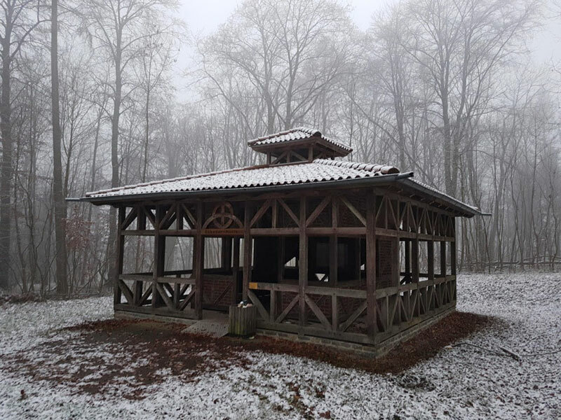 Klicke auf die Grafik für eine vergrößerte Ansicht

Name: theodorhütte.jpg
Ansichten: 456
Größe: 153,8 KB
ID: 3030828