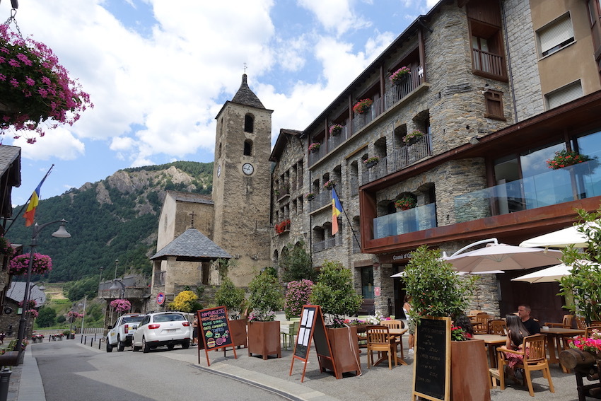 Klicke auf die Grafik für eine vergrößerte Ansicht

Name: 63-GR11-Ordino.jpg
Ansichten: 553
Größe: 218,5 KB
ID: 3034533
