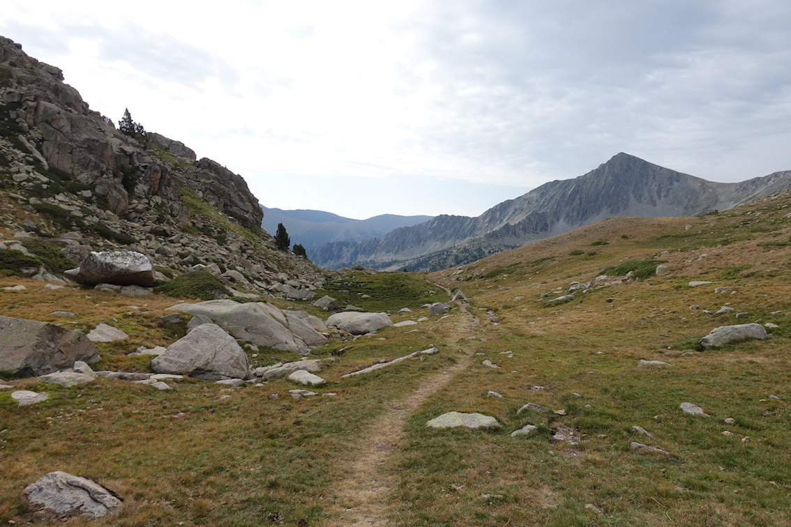 Klicke auf die Grafik für eine vergrößerte Ansicht

Name: 74-GR11-Am Coll de l'Illa und der Grenze nach Katalonien.jpg
Ansichten: 531
Größe: 288,8 KB
ID: 3034554