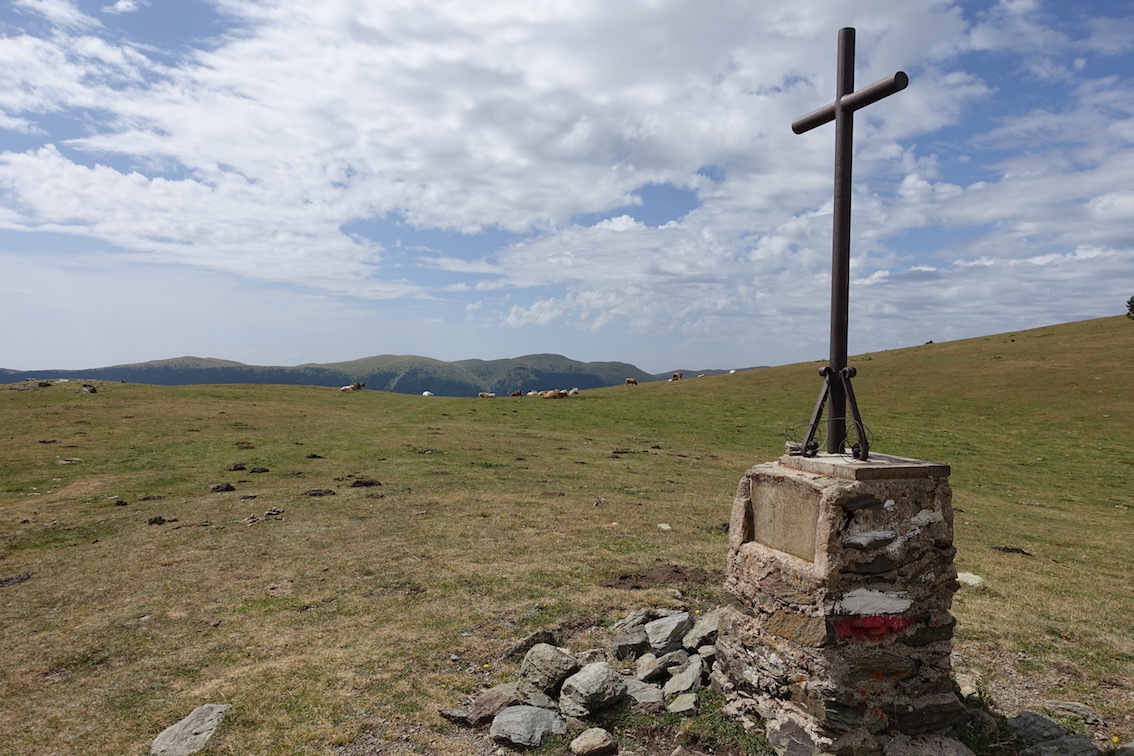 Klicke auf die Grafik für eine vergrößerte Ansicht

Name: 95-GR11-Am Coll de la Creu de Meians.jpg
Ansichten: 439
Größe: 290,0 KB
ID: 3035525