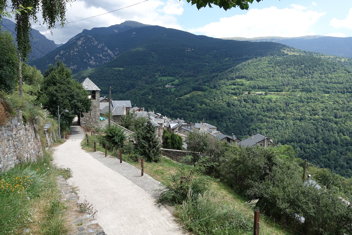 Klicke auf die Grafik für eine vergrößerte Ansicht

Name: 105-GR11-Queralbs.jpg
Ansichten: 392
Größe: 400,4 KB
ID: 3035814
