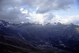 Klicke auf die Grafik für eine vergrößerte Ansicht

Name: 10_blick-cervinia.jpg
Ansichten: 978
Größe: 70,0 KB
ID: 3053432