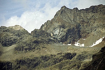 Klicke auf die Grafik für eine vergrößerte Ansicht

Name: 06a_pt-fontanelles_mt-dragon.jpg
Ansichten: 934
Größe: 149,1 KB
ID: 3053442