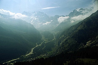 Klicke auf die Grafik für eine vergrößerte Ansicht

Name: 57_funivia-monterosa-cima-di-jazzi.jpg
Ansichten: 856
Größe: 63,6 KB
ID: 3054476