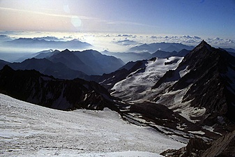 Klicke auf die Grafik für eine vergrößerte Ansicht

Name: 73_weissmies-suedflanke.jpg
Ansichten: 862
Größe: 115,4 KB
ID: 3054497