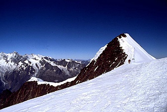 Klicke auf die Grafik für eine vergrößerte Ansicht

Name: 75_gipfel.jpg
Ansichten: 878
Größe: 95,9 KB
ID: 3054500