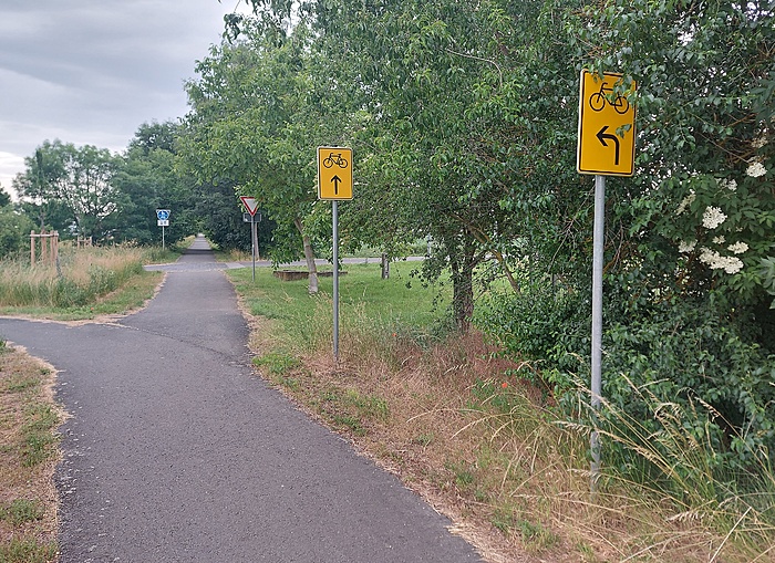 Klicke auf die Grafik für eine vergrößerte Ansicht

Name: Radweg.jpg
Ansichten: 572
Größe: 2,79 MB
ID: 3056824