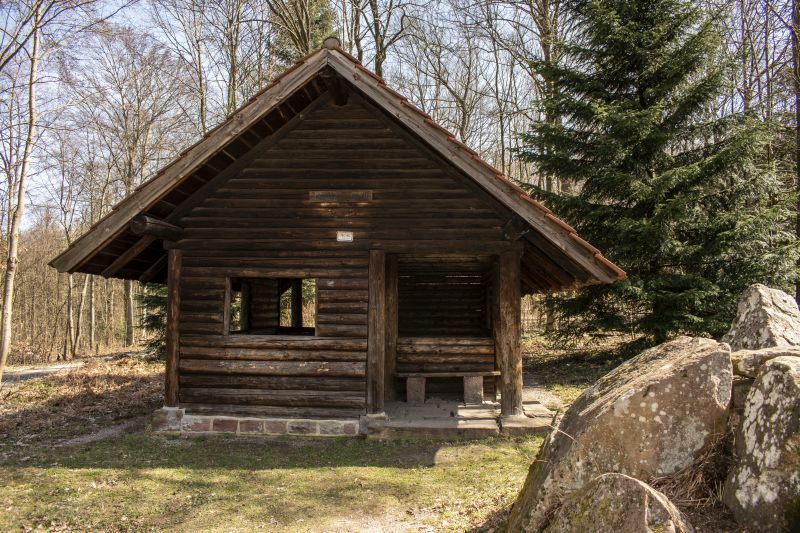 Klicke auf die Grafik für eine vergrößerte Ansicht

Name: 43 Hohlekastenbaumhütte 01.jpg
Ansichten: 207
Größe: 139,6 KB
ID: 3056863