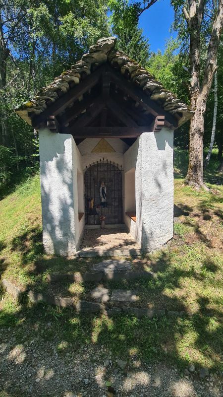 Klicke auf die Grafik für eine vergrößerte Ansicht

Name: 82 Kapelle am Targnett 01.jpg
Ansichten: 125
Größe: 116,7 KB
ID: 3062559