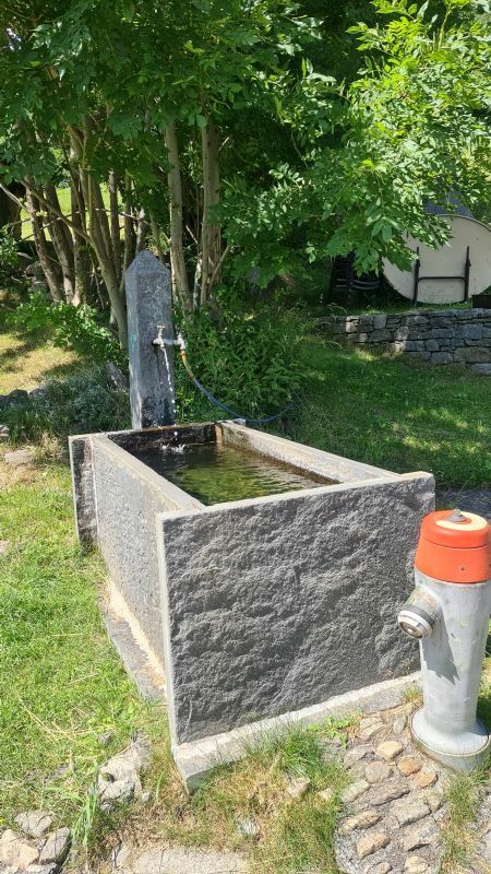 Klicke auf die Grafik für eine vergrößerte Ansicht

Name: 84 Brunnen am östlichen Ortseingang von Calpiogna 01.jpg
Ansichten: 105
Größe: 127,5 KB
ID: 3062564