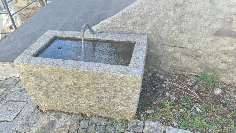 Klicke auf die Grafik für eine vergrößerte Ansicht

Name: 86 Brunnen in Calonico 01.jpg
Ansichten: 107
Größe: 104,1 KB
ID: 3062594