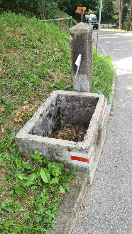 Klicke auf die Grafik für eine vergrößerte Ansicht

Name: 102 Trockener Brunnen bei Carona 01.jpg
Ansichten: 170
Größe: 131,9 KB
ID: 3062652