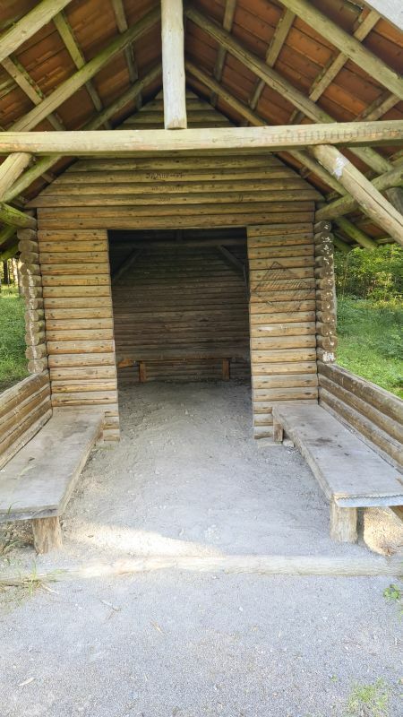Klicke auf die Grafik für eine vergrößerte Ansicht

Name: 117 Unterstandshütte an Picknickplatz im Schnbuch 02.jpg
Ansichten: 178
Größe: 80,0 KB
ID: 3063757