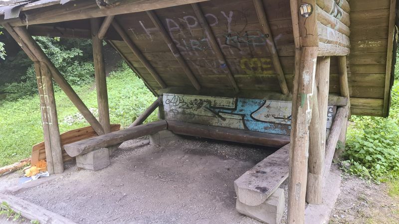 Klicke auf die Grafik für eine vergrößerte Ansicht

Name: 120 Unterstandshütte an Picknickplatz im Schönbuch 02.jpg
Ansichten: 172
Größe: 89,7 KB
ID: 3063771
