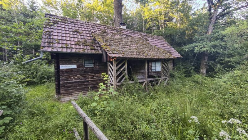 Klicke auf die Grafik für eine vergrößerte Ansicht

Name: 121 Kirnbachhütte im Schönbuch 01.jpg
Ansichten: 175
Größe: 117,8 KB
ID: 3063778