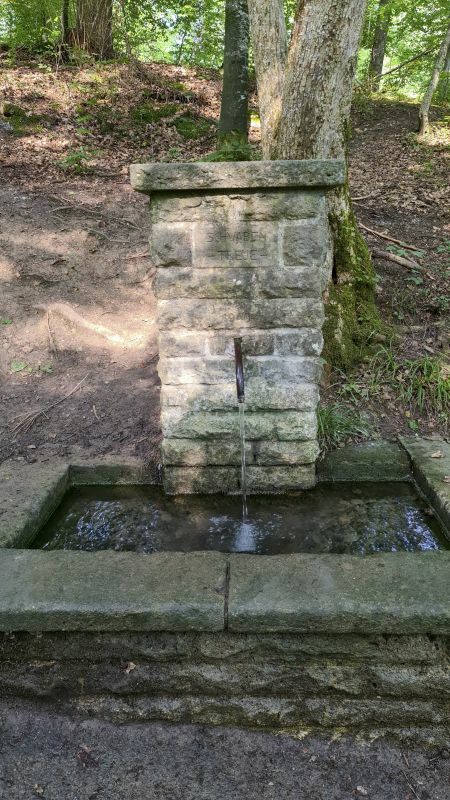 Klicke auf die Grafik für eine vergrößerte Ansicht

Name: 140 Schwabentreue-Brunnen im Schönbuch 02.jpg
Ansichten: 153
Größe: 115,4 KB
ID: 3064895
