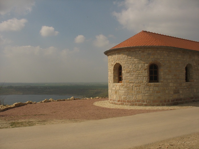 Klicke auf die Grafik für eine vergrößerte Ansicht

Name: Kapelle Geiseltalsee_a.JPG
Ansichten: 291
Größe: 92,7 KB
ID: 3069170