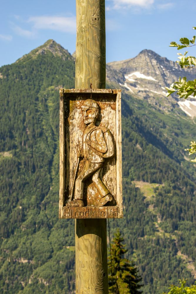 Klicke auf die Grafik für eine vergrößerte Ansicht

Name: 08 Wanderzeichen an der Strada Alta.jpg
Ansichten: 397
Größe: 125,5 KB
ID: 3072034