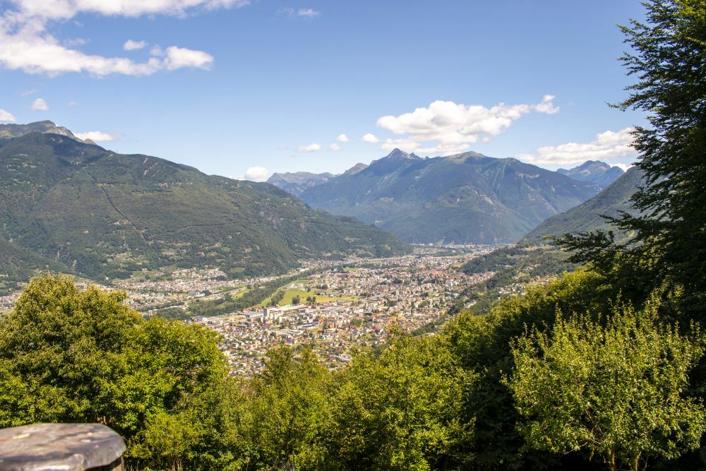 Klicke auf die Grafik für eine vergrößerte Ansicht  Name: 14 Das Tal rund um Bellinzona.jpg Ansichten: 0 Größe: 177,0 KB ID: 3073920