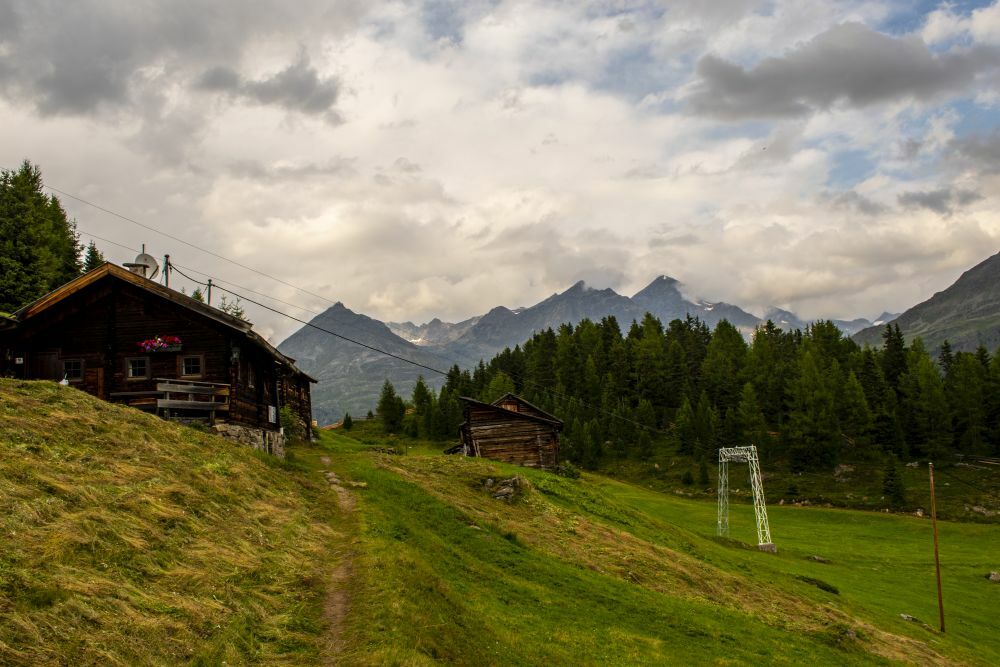 Klicke auf die Grafik für eine vergrößerte Ansicht  Name: 09 Idylische Gaislachalm.jpg Ansichten: 128 Größe: 109,9 KB ID: 3080032