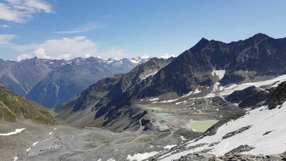 Klicke auf die Grafik für eine vergrößerte Ansicht  Name: 13 Rückblick auf das Herz des Söldener Skigebietes.jpg Ansichten: 0 Größe: 116,9 KB ID: 3082971