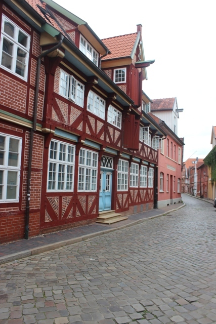 Klicke auf die Grafik für eine vergrößerte Ansicht

Name: 0904-6 Lauenburg.JPG
Ansichten: 453
Größe: 162,8 KB
ID: 3102758