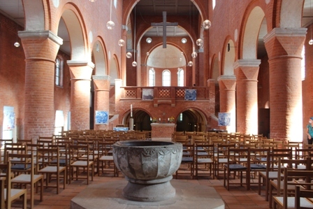 Klicke auf die Grafik für eine vergrößerte Ansicht  Name: 0909-2 Jerichow Kirche innen.JPG Ansichten: 0 Größe: 89,7 KB ID: 3102837