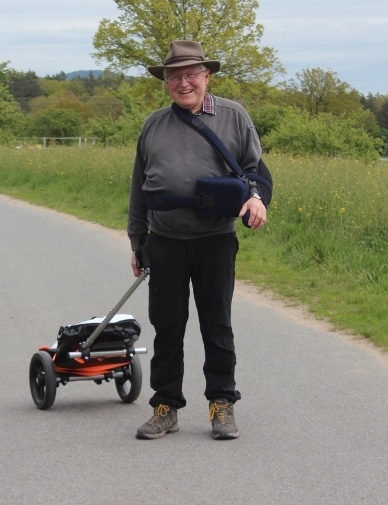 Klicke auf die Grafik für eine vergrößerte Ansicht

Name: mit Pilger-Wagen.jpg
Ansichten: 321
Größe: 104,9 KB
ID: 3103230