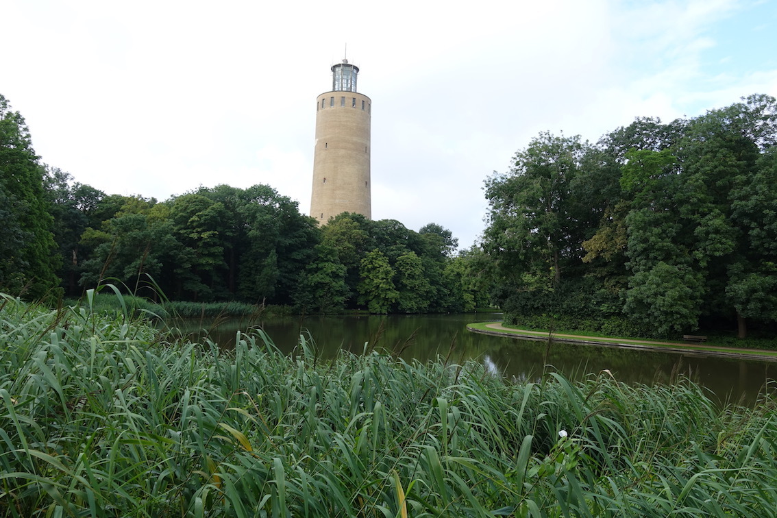 Klicke auf die Grafik für eine vergrößerte Ansicht

Name: 24 Maria Hendrikapark &amp; Spielgelmeer.jpg
Ansichten: 804
Größe: 321,2 KB
ID: 3104219