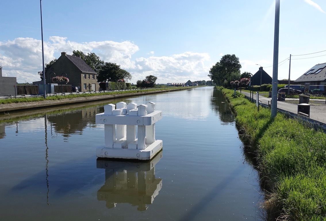 Klicke auf die Grafik für eine vergrößerte Ansicht

Name: 36 Kanal Plassendale-Nieuwpoort.jpg
Ansichten: 811
Größe: 231,3 KB
ID: 3104231