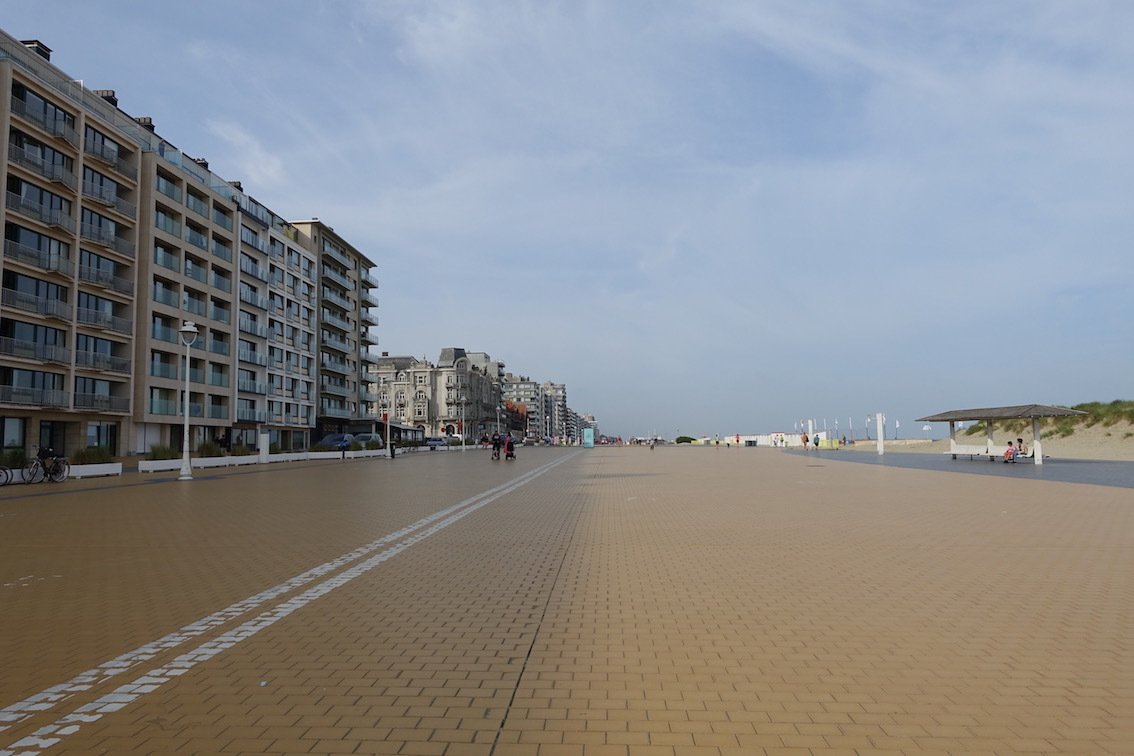 Klicke auf die Grafik für eine vergrößerte Ansicht

Name: 41 Nieuwpoort-Bad.jpg
Ansichten: 705
Größe: 171,8 KB
ID: 3104667