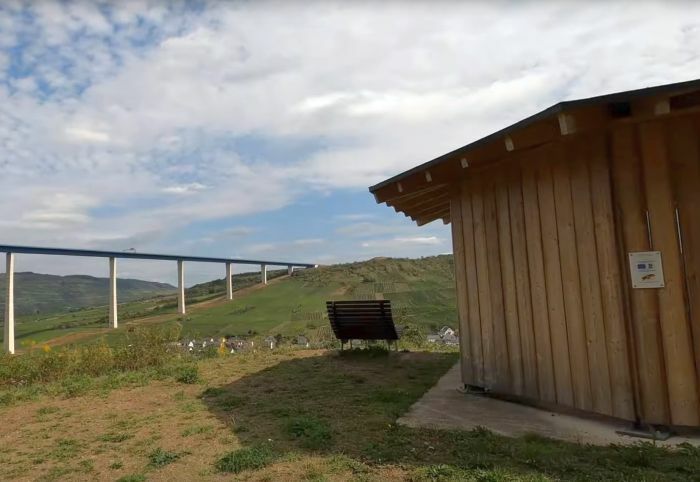 Klicke auf die Grafik für eine vergrößerte Ansicht

Name: hochmoselbruecke2a.jpg
Ansichten: 206
Größe: 44,7 KB
ID: 3112519