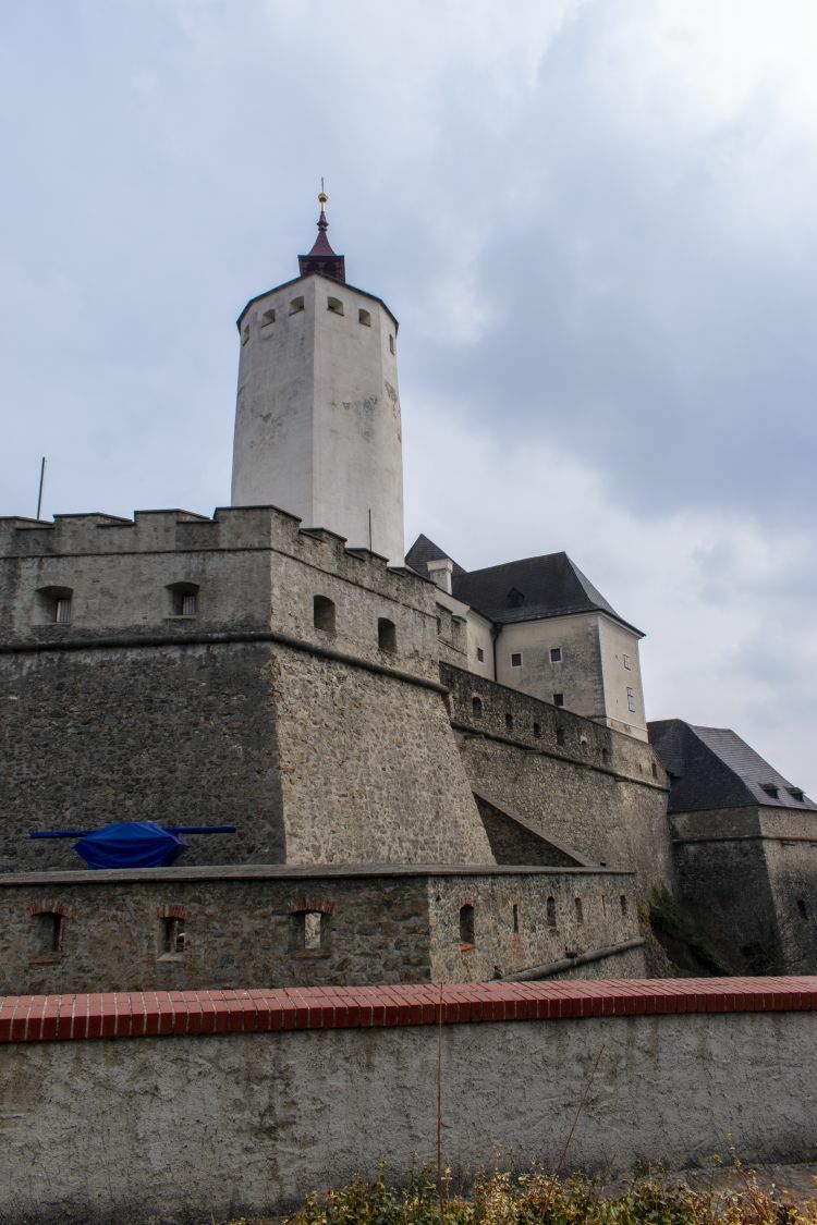 Klicke auf die Grafik für eine vergrößerte Ansicht

Name: 10 Burg Forchtenstein ist erreicht.jpg
Ansichten: 4390
Größe: 118,7 KB
ID: 3126029