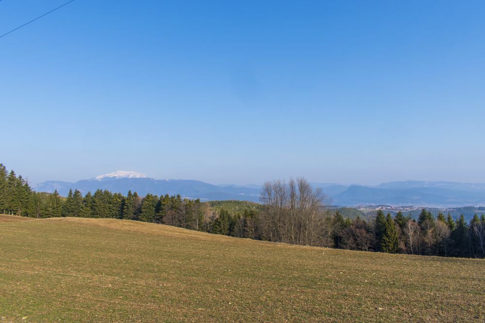 Klicke auf die Grafik für eine vergrößerte Ansicht  Name: 03 Der Schneeberg links und die Hohe Wand rechts.jpg Ansichten: 0 Größe: 87,1 KB ID: 3126622
