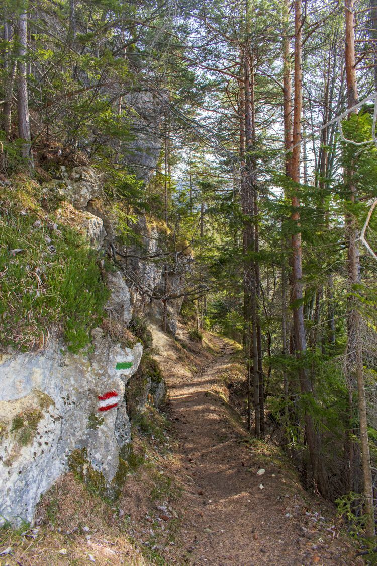 Klicke auf die Grafik für eine vergrößerte Ansicht  Name: 14 Schöne Wanderwege führen zum Semmering.jpg Ansichten: 0 Größe: 302,4 KB ID: 3126635