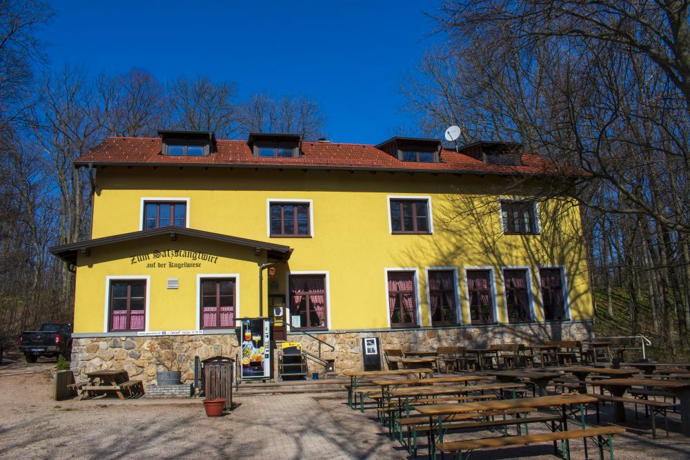 Klicke auf die Grafik für eine vergrößerte Ansicht  Name: 08 Pause am Salzstanglwirt.jpg Ansichten: 0 Größe: 153,9 KB ID: 3127340