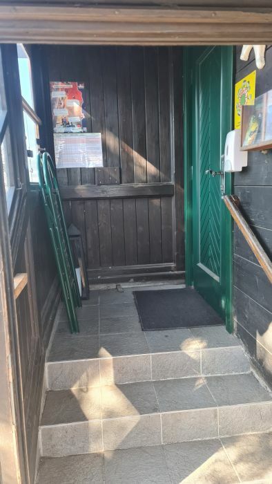 Klicke auf die Grafik für eine vergrößerte Ansicht

Name: 175 Eingangsbereich der Kammersteiner-Hütte 02.jpg
Ansichten: 125
Größe: 47,7 KB
ID: 3127627