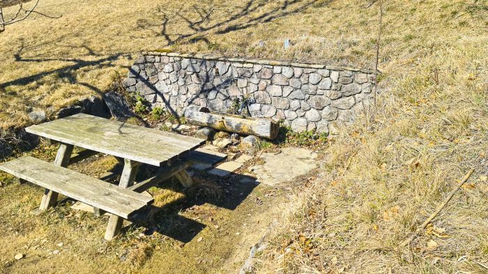 Klicke auf die Grafik für eine vergrößerte Ansicht

Name: 177 Brunnen am Rastplatz oberhalb von Neuweg 01.jpg
Ansichten: 117
Größe: 112,0 KB
ID: 3127634