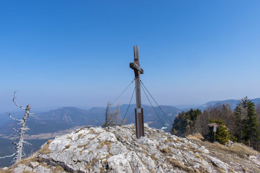 Klicke auf die Grafik für eine vergrößerte Ansicht  Name: 16 Das Gipfelkreuz am Plattenstein.jpg Ansichten: 0 Größe: 90,4 KB ID: 3131455