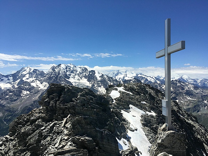 Klicke auf die Grafik für eine vergrößerte Ansicht

Name: gipfel_huebschhorn_small.jpg
Ansichten: 1703
Größe: 558,8 KB
ID: 3137568