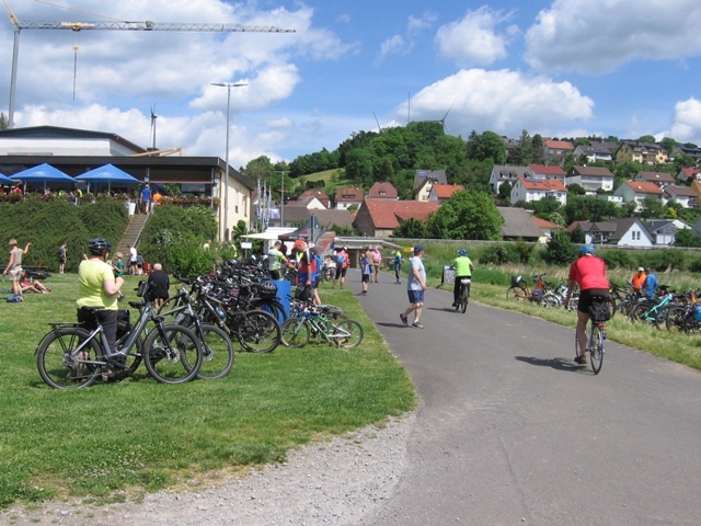 Klicke auf die Grafik für eine vergrößerte Ansicht

Name: 3_4 Gaedheim Treffen.JPG
Ansichten: 640
Größe: 175,5 KB
ID: 3142790