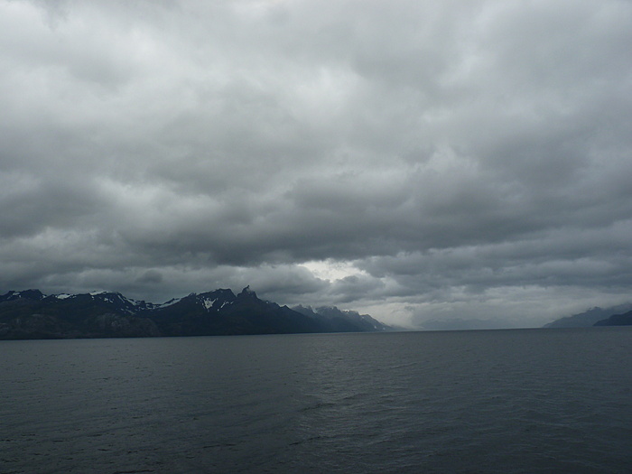 Klicke auf die Grafik für eine vergrößerte Ansicht  Name: 03-02_PuertoWilliams-PuntaArenas-33.JPG Ansichten: 13 Größe: 3,84 MB ID: 3145021