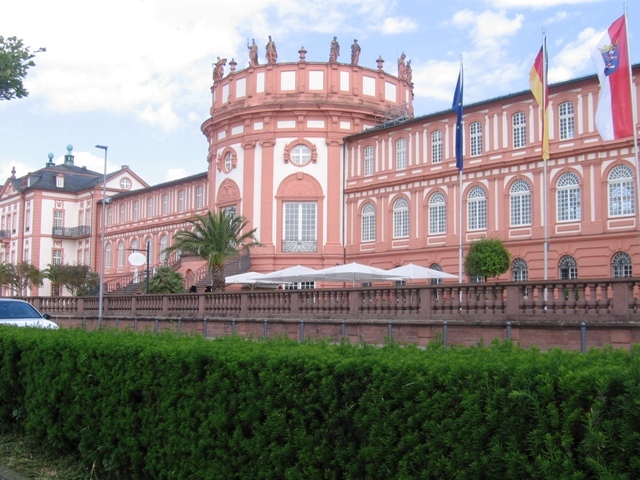 Klicke auf die Grafik für eine vergrößerte Ansicht

Name: 010_3 Wiesb Schloss.JPG
Ansichten: 492
Größe: 169,0 KB
ID: 3145201